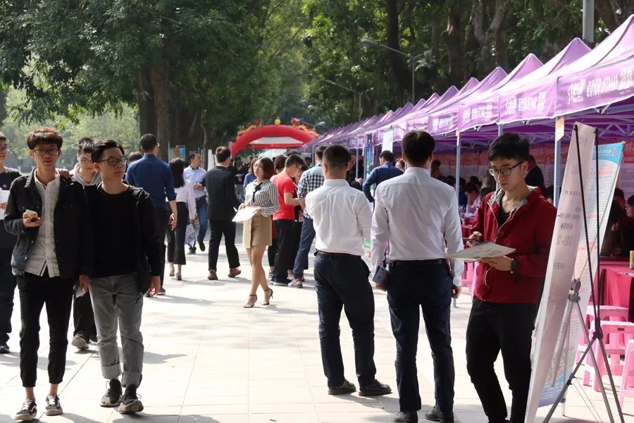 汕头大学2018届本科毕业生初次就业率列全省本科高校第一