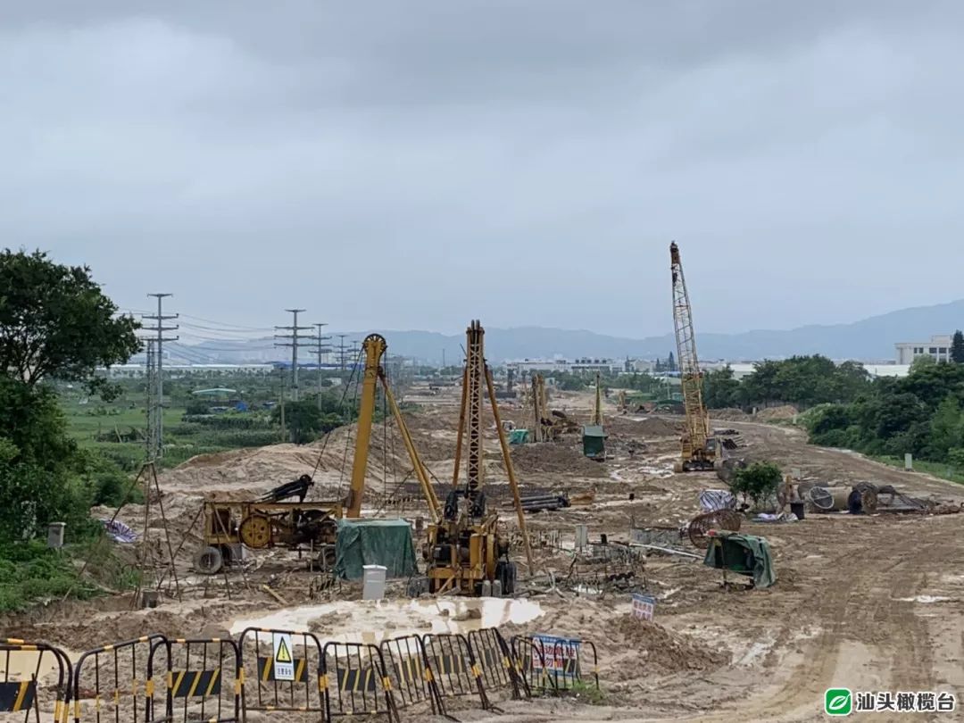 濠江区虎头山隧道预计明年春节单线贯通，将对接海湾隧道！