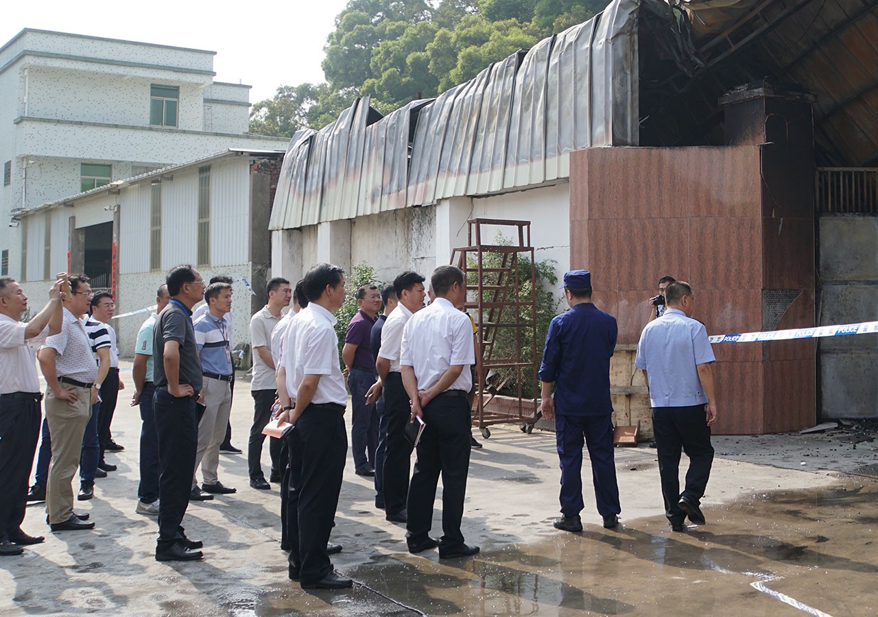 濠江区广澳街道河渡社区一小型泡沫厂发生火灾